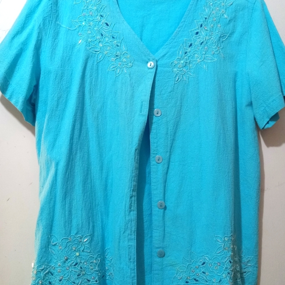 Ladies short sleeve button down top